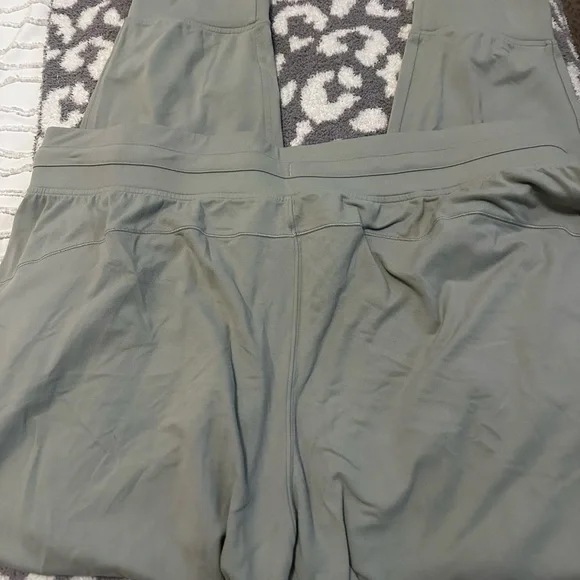 lululemon athletica women’s Green rulu joggers - Picture 3 of 8